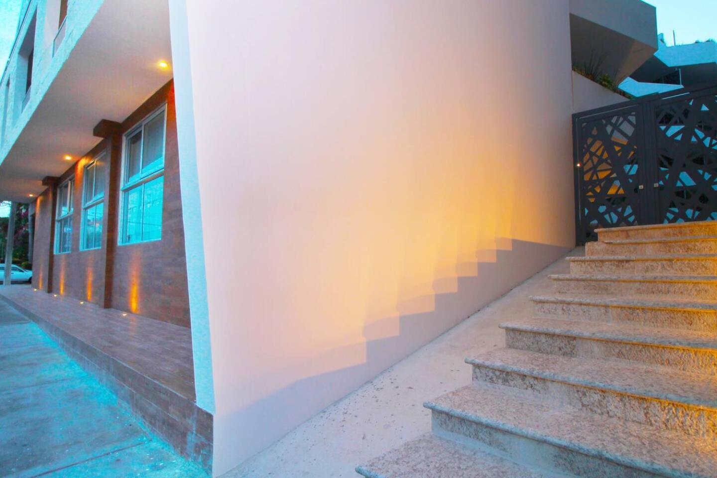 Downtown Stylish 2br With Large Terrace Pool Gym And Bar * Playa del Carmen