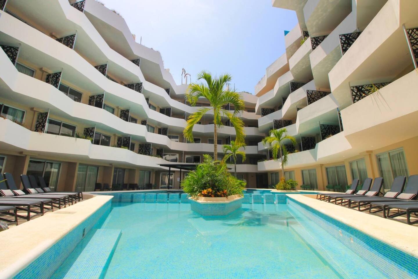 Downtown Stylish 2br With Large Terrace Pool Gym And Bar Apartamento
