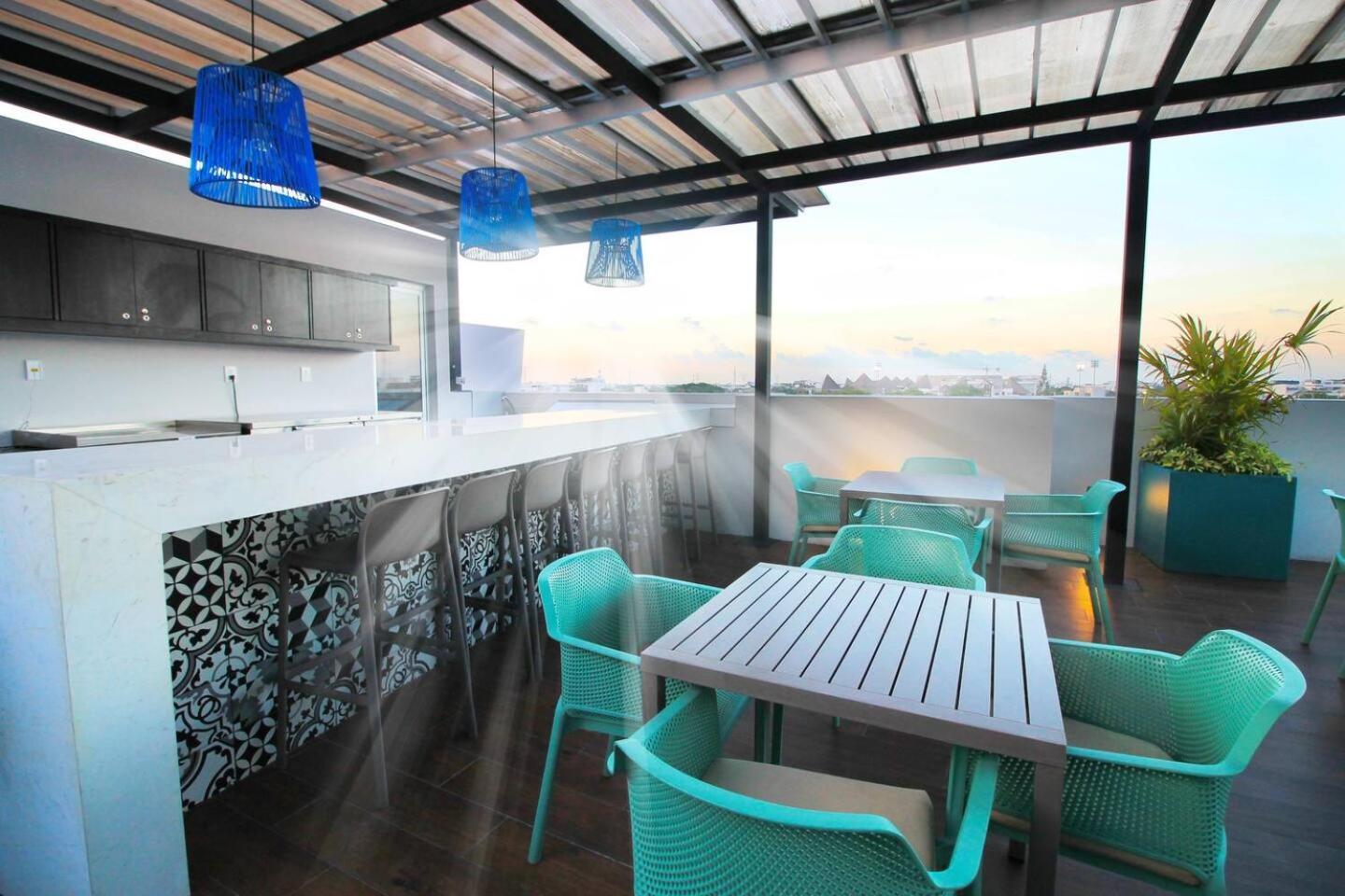 Downtown Stylish 2br With Large Terrace Pool Gym And Bar Apartamento Playa del Carmen