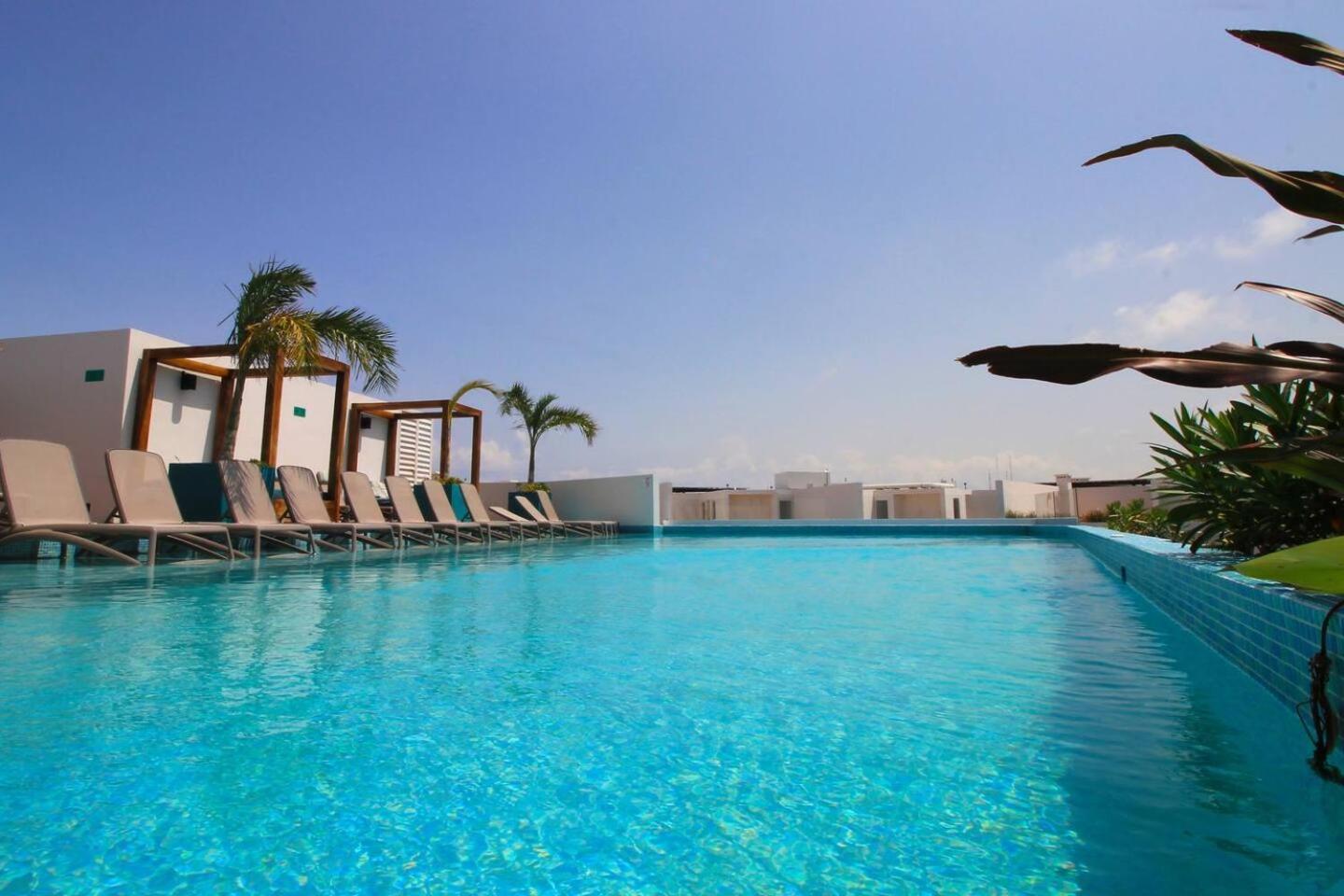 Downtown Stylish 2br With Large Terrace Pool Gym And Bar