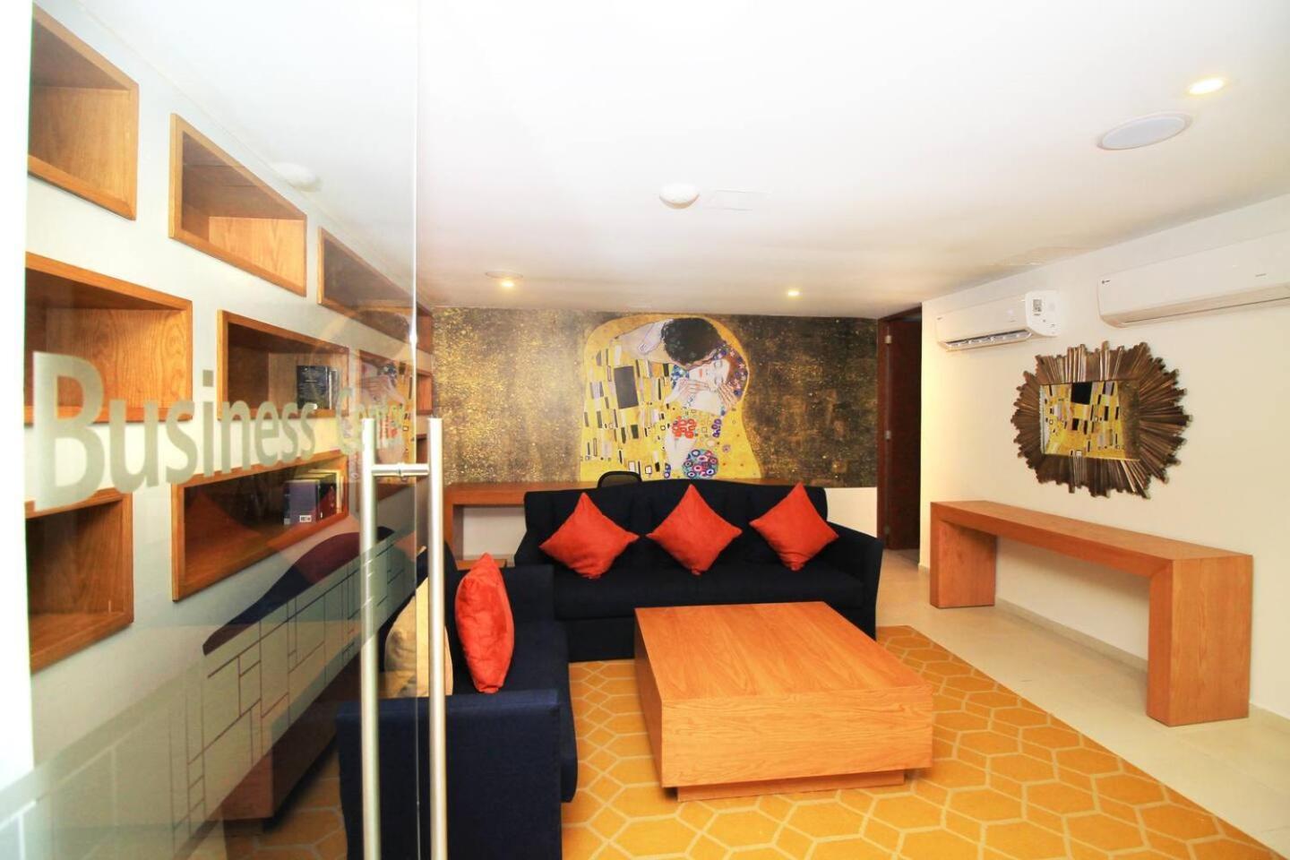 Downtown Stylish 2br With Large Terrace Pool Gym And Bar