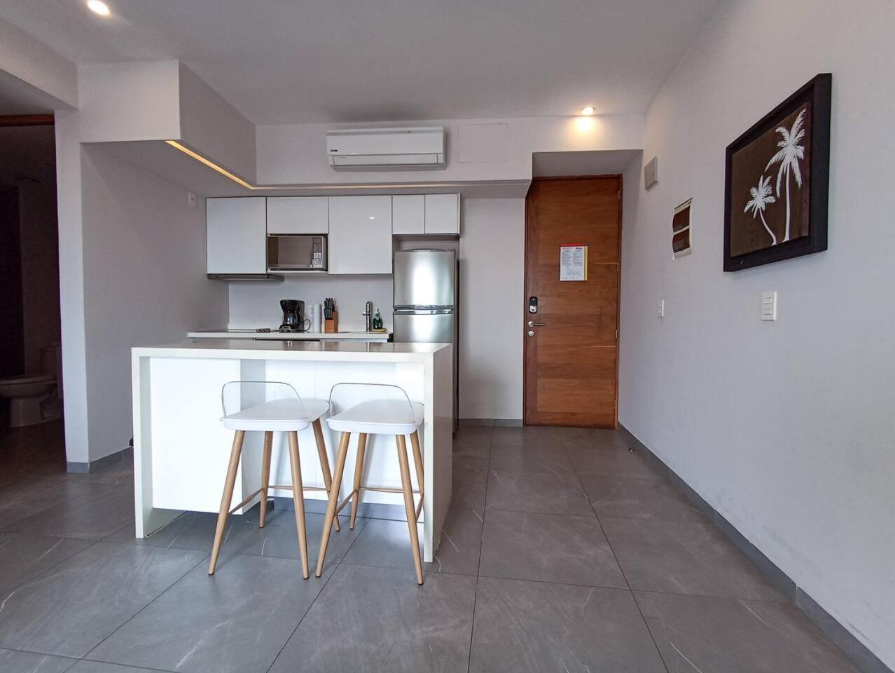 Downtown Stylish 2br With Large Terrace Pool Gym And Bar Playa del Carmen