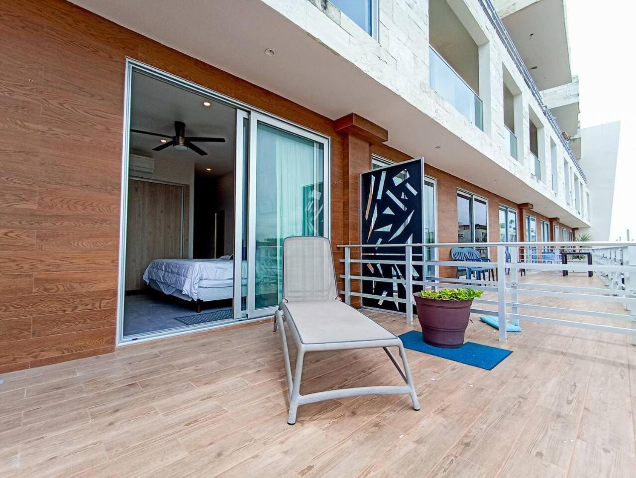 Downtown Stylish 2br With Large Terrace Pool Gym And Bar Apartamento