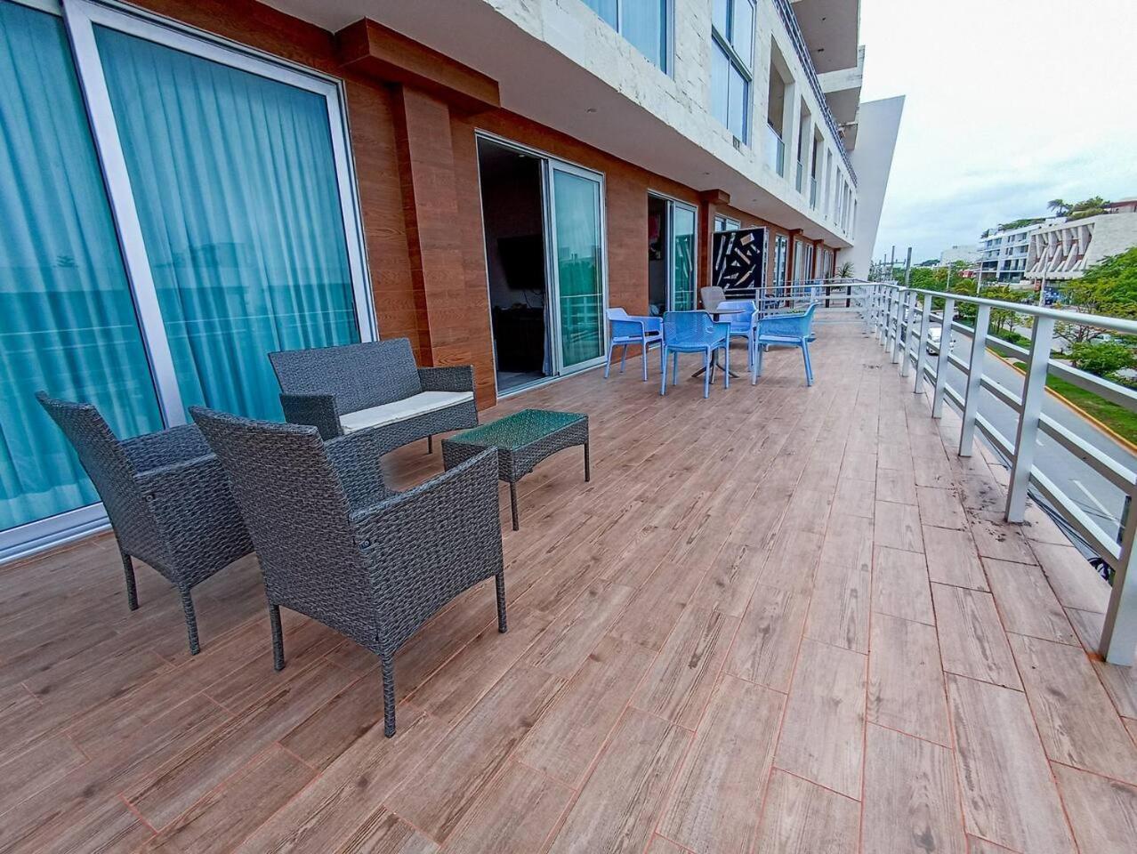 Downtown Stylish 2br With Large Terrace Pool Gym And Bar Playa del Carmen