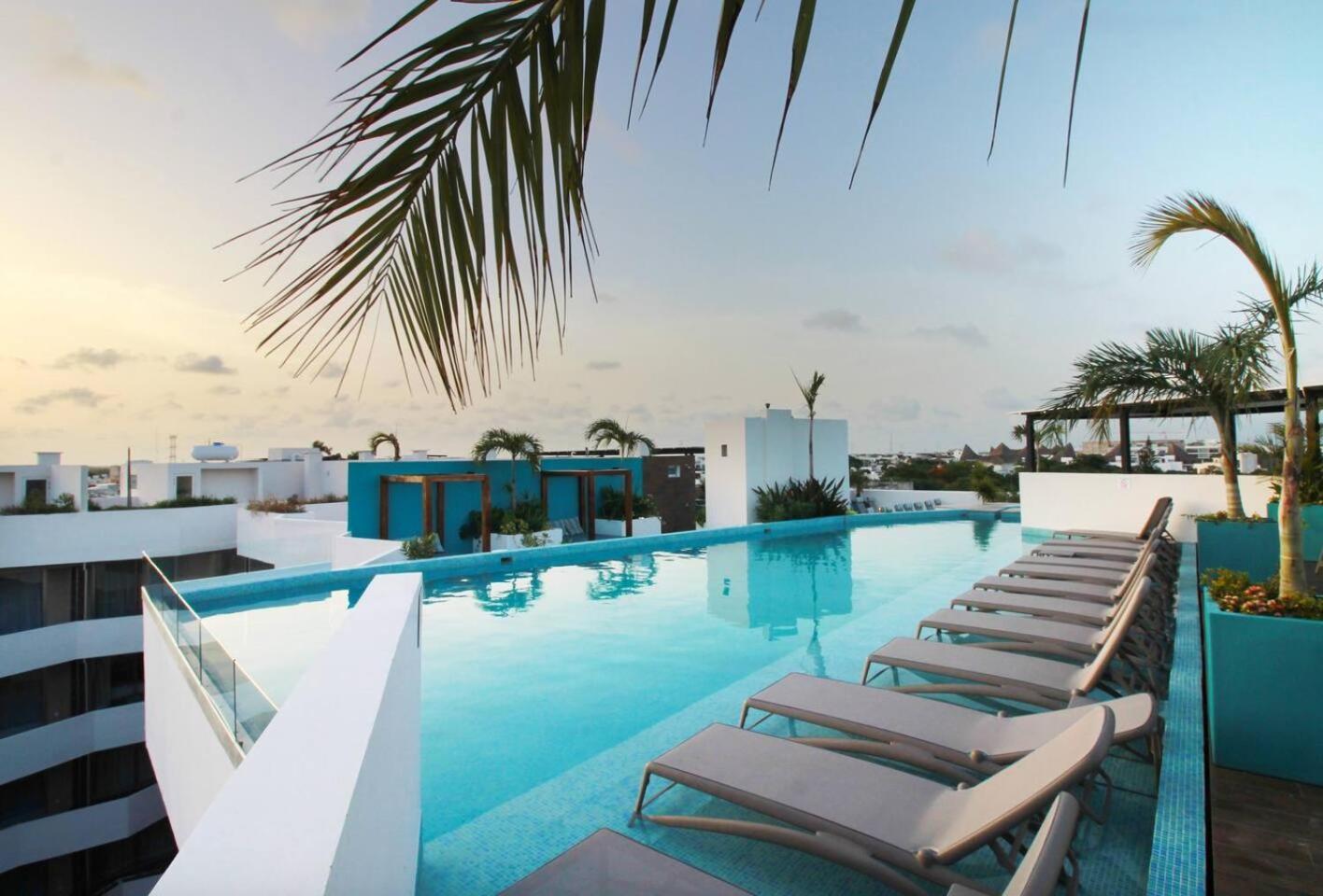 Apartamento Downtown Stylish 2br With Large Terrace Pool Gym And Bar Playa del Carmen